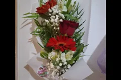 ramo-de-2-gerberas-y-rosa