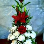 Ramo de lilum y rosas