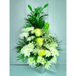 Arreglo condolencias flores blancas