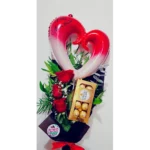 Ramo de 3 rosas globo de corazón y ferrero