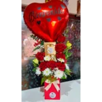 Arreglo de 7 rosas con Ferrero y globo corazón