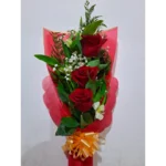 Ramo de 3 rosas con lazo