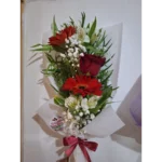 Ramo de rosa con gerberas