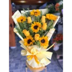 Ramo de girasoles y rosas
